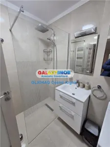 Inchiriem penthouse in zona centrala - foto 2