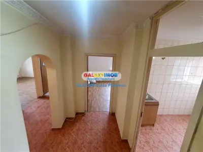 Vanzare apartament 3 camere PANDURI ACADEMIA MILITARA hol H - foto 4