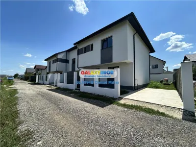 Casa 4 camere/3bai si Mansarda -Teren 200mp-Margelelor-Canalizare-STB - foto 4
