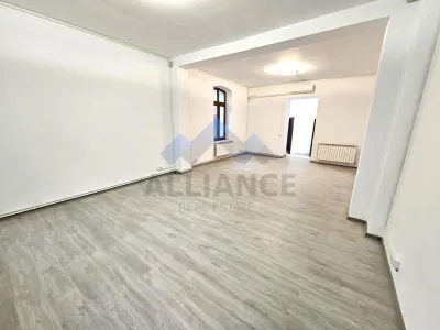 Pietonal Stefan cel Mare, spatiu pentru servicii - foto 5