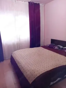 2 camere Racadau bloc vila,parcare,122000 Euro - foto 2