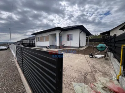 Casa parter 4 camere 2 bai Terasa Beci in zona Valea Adanca - Iasi