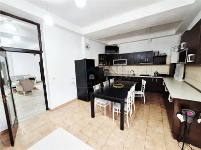 Casa tip duplex spatioasa cu garaj - foto 9