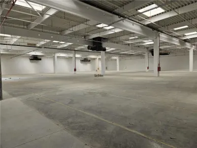 Spatiu Industrial - 4000 mp - Productie - Depozitare - Distributie - foto 3