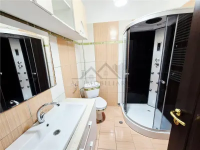 Casa de inchiriat cu priveliste frumoasa - foto 12