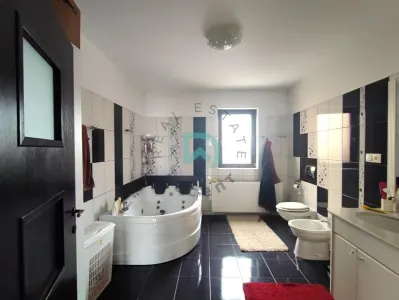 Inchiriez Casa, Primaverii,  Sanpetru - foto 25