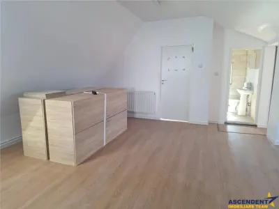 Apartament in casa, de inchiriat, rezidential/ spatiu birouri, Ghimbav-Centru - foto 5