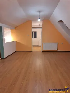 Apartament in casa, de inchiriat, rezidential/ spatiu birouri, Ghimbav-Centru - foto 9