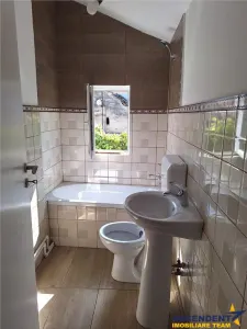 Apartament in casa, de inchiriat, rezidential/ spatiu birouri, Ghimbav-Centru - foto 10