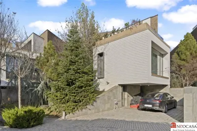 Vila de lux cu arhitectura moderna | Cambridge School - Bucuresti