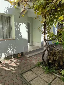 Casa tip duplex in zona centrala, 4 camere, mobilata complet, pret foarte bun - Brasov