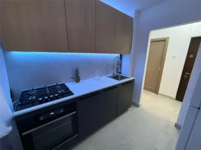 Vanzare apartament 2 camere | Piata Iancului | bloc solid, stradal | 53mp utili | renovat complet | totul nou | mobilat si utilat | - Bucuresti