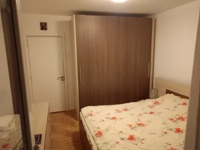 Apartament 3 camere etaj intermediar zona Garii - foto 3