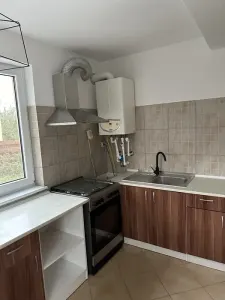 Vila 4 camere Valea Adanca - 800 euro - Iasi