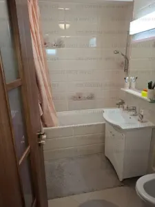 Apartament cu 3 camere, decomandat - zona Tractorul - foto 8