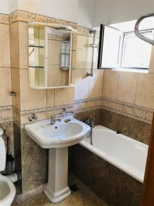 Ap 4 camere linga Hotel Intercontinental si Teatrul National - foto 3