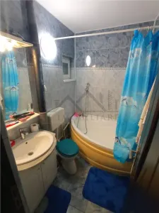 Apartament 4 camere  Podu Ros zona Bd Tutora - foto 8