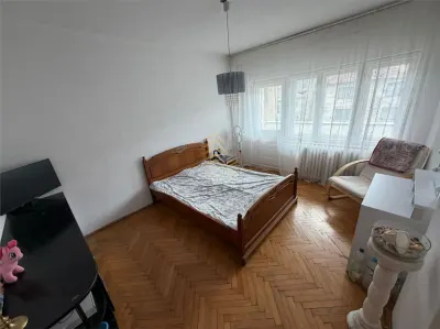 APARTAMENT 3 CAMERE | DECOMADAT | ETAJ 2 | ZONA LINISTITA - foto 3