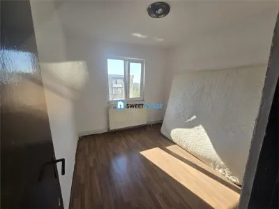 Apartament cu doua camere  Tudor Vladimirescu Fagaras - foto 4