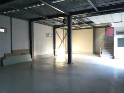 Spatiu birouri si depozit in Ploiesti, zona Xenia. - foto 14