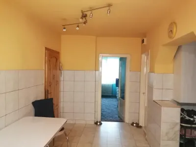 Se vinde apartament 3 camere parter - foto 9
