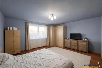 Casa potential:locuire multifamiliala,activitati comerciale,birouri,677 mp teren - foto 18