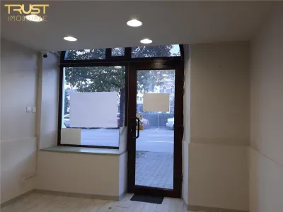 Spatiu Comercial l zona Centrala l 20 MP + 20 MP Pod - foto 7