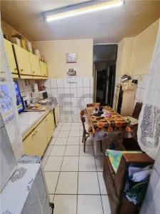 RECO Apartament  cu 3 camere +2 bai decomadat Oradea-Calea Aradului - Oradea