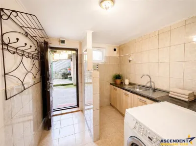 Casa potential:locuire multifamiliala,activitati comerciale,birouri,677 mp teren - foto 9
