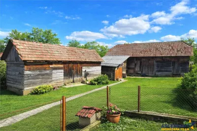 4.300 mp teren, pomicultura +casa traditionala, anexe, Craiesti, Mures - Craiesti