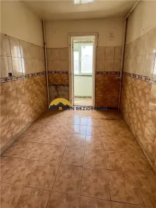 Basarabia,apartament 3 camere,bloc reabilitat,centrala termica,boxa - foto 9
