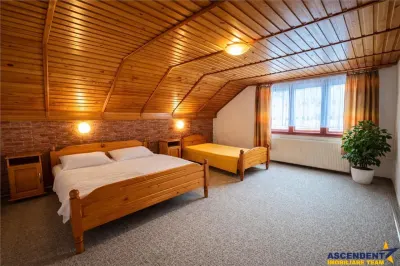 Rezidential/ Pensiune in decor de poveste,  Moieciu, Bran, Brasov - foto 2