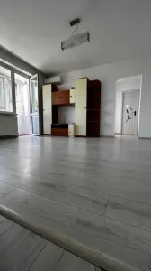 Apartament 2 camere renovat zona Tractorul - Brasov
