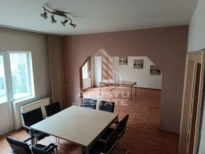 Apartament spatios, 4 camere,  etaj 1, Zona Centrala - Timisoara - Timisoara
