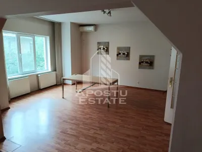 Apartament spatios, 4 camere,  etaj 1, Zona Centrala - Timisoara - foto 2