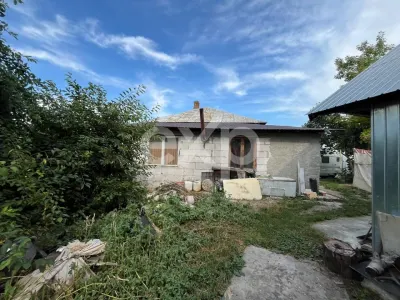 Casa cu 4 camere si baie + teren 567 mp pe Nicolae Balcescu in Gaesti - Gaesti