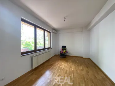 Vila de inchiriat langa metrou Aurel Vlaicu - pretabila birou - foto 13