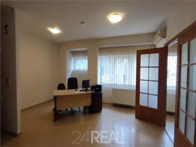 Spatiu birou de inchiriat - zona ultracentrala - foto 2