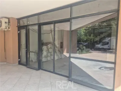 Vanzare Spatii - clinica, comercial, showroom, birouri - foto 13