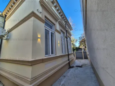 Casa Superba 3 camere, 127 mp utili , toate utilitatile, zona Centrala - foto 2