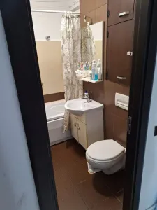 Apartament 2  camere Calea Bucuresti,etaj 2,renovat,115000 Euro - foto 5