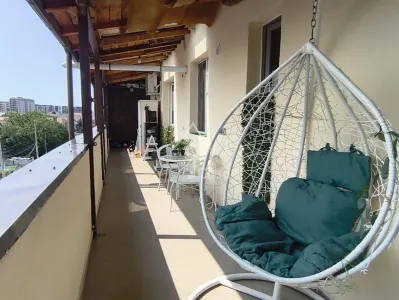 Apartament 3 camere, terasa de 22 mp , la 15 min M. Ap. Patriei - foto 3