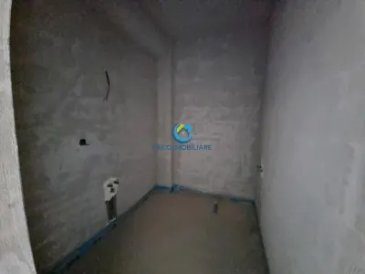 Apartament 3 camere finalizat, 69 mp cu balcon 4 mp, zona Vivo - foto 7