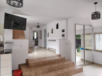 Casa 4 camere de vanzare/ inchiriat Gimnaziului finisaje premium - foto 2