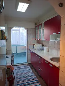 Apartament 2 camere decomandat etaj 2 - zona Dacia - Iasi