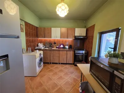 Inchiriere 1 CAMERA la casă cu curte – Zona Ostrov (Mega Mall / Piața Delfinului) - foto 4