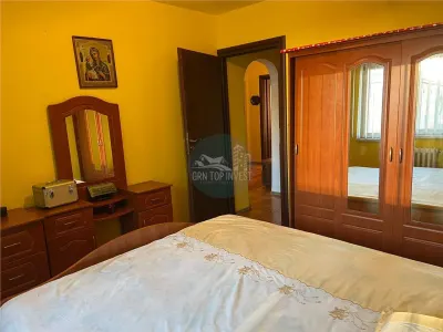 Apartament decomandat 3 camere etaj intermediar Vasile Aaron - foto 4