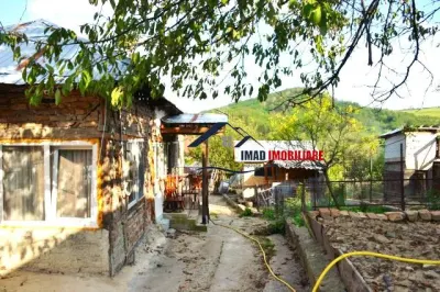 Vanzare Casa batraneasca in Targoviste - Exterior nord, Laculete. - foto 7