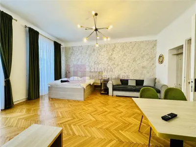 Doua apartamente de vanzare | Ultracentral | Renovate | Curte 100 mp | video - foto 2