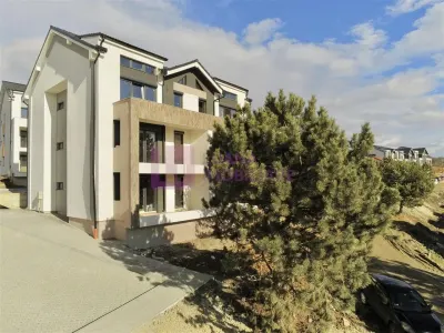 Teren intravilan | autorizatie vila cu apartamente | utilitati | drumuri - foto 14